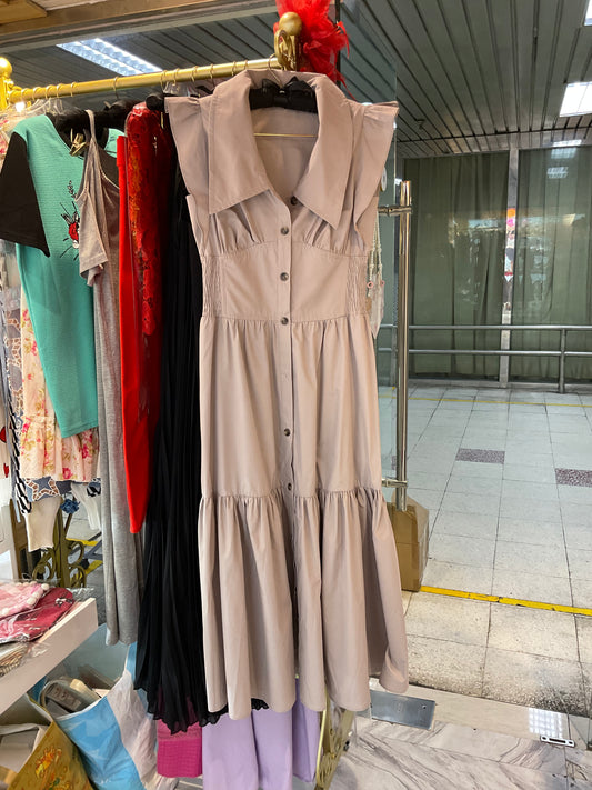 灰色連身裙