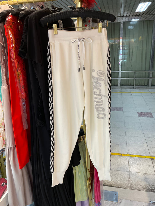 白色運動褲